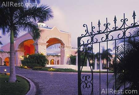 Royal Hideaway Playacar 1